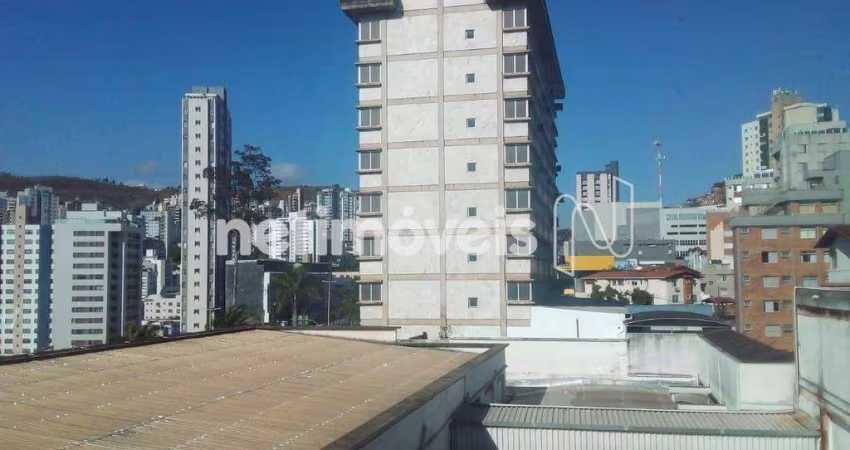 Apartamento à venda no bairro São Pedro com 70 m² e 2 dormitórios/quartos disponíveis.