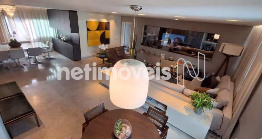 Apartamento à venda no bairro Santa Lúcia com 4 dormitórios e 198 m² de área útil.