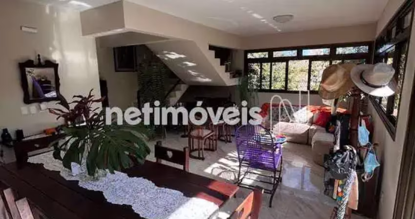 Casa residencial à venda no bairro Belvedere com 347 m² e 3 dormitórios/quartos.