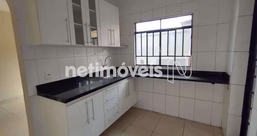 Casa residencial à venda no bairro Sagrada Família com 300 m² e 3 dormitórios.