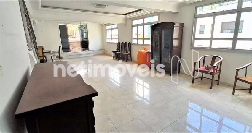 Apartamento cobertura à venda no bairro Santo Antônio com 280 m² e 4 dormitórios/quartos.