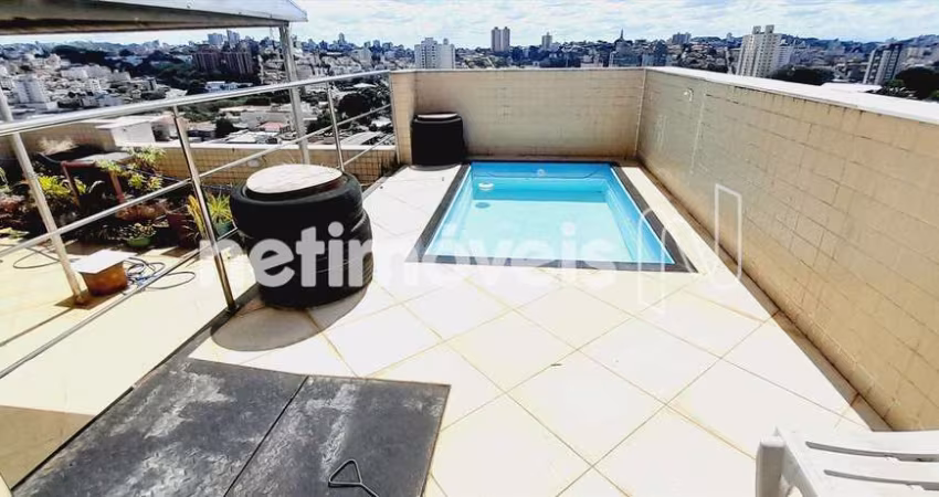 Cobertura à venda no bairro Prado com 185m² e 3 dormitórios/quartos disponíveis.