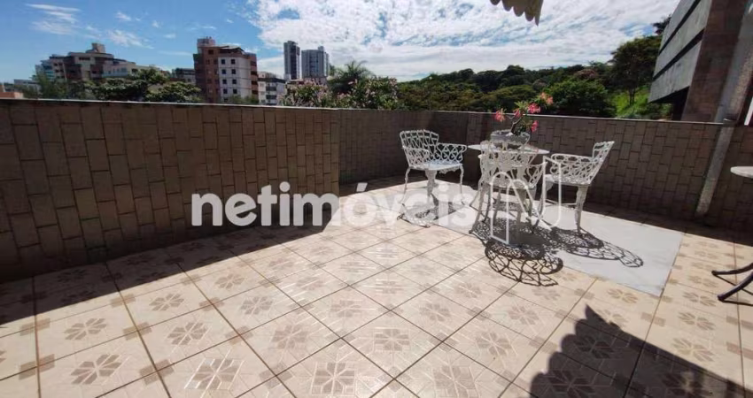 Apartamento cobertura à venda no bairro Sagrada Família com 4 dormitórios/quartos e 164 m².