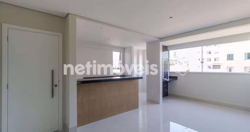 Cobertura à venda no bairro Sagrada Família com 151m² e 3 dormitórios/quartos.