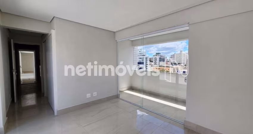 Apartamento à venda no bairro Sagrada Família com 74 m² e 3 dormitórios/quartos