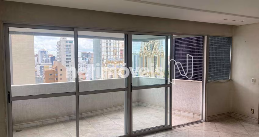 Apartamento à venda no bairro Lourdes com 116 m² e 3 dormitórios/quartos disponíveis.