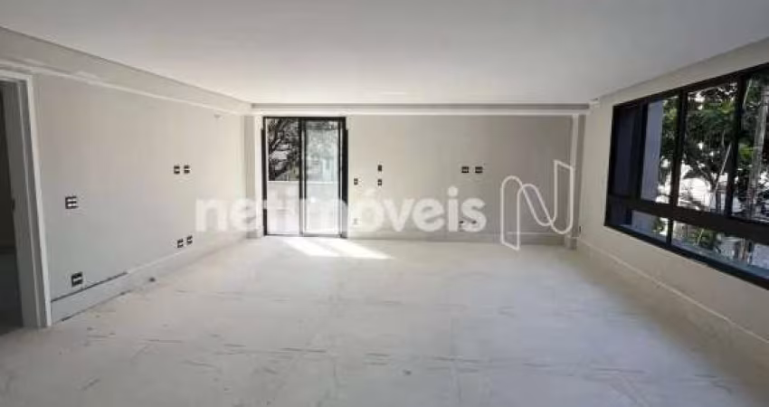 Apartamento à venda no bairro Serra com 260 m² e 4 dormitórios/quartos disponíveis