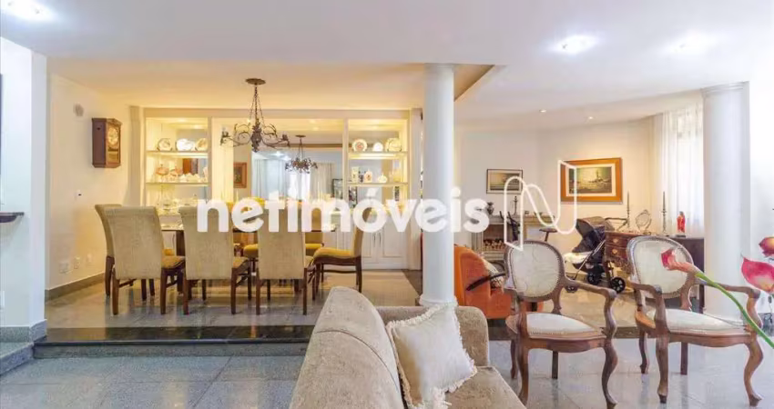Apartamento à venda com 250m² e 4 dormitórios no bairro Sion. Oportunidade!