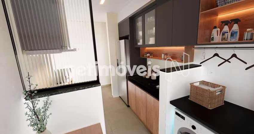 Apartamento à venda no bairro Sagrada Família com 2 dormitórios e 105 m².