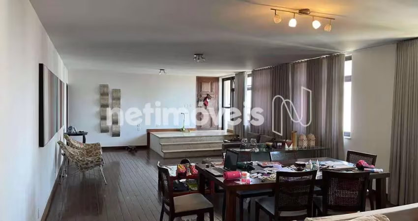 Apartamento à venda no bairro Serra com 360 m² e 4 dormitórios/quartos disponíveis