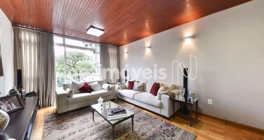Apartamento à venda no bairro Funcionários, 115 m² e 3 dormitórios/quartos disponíveis.