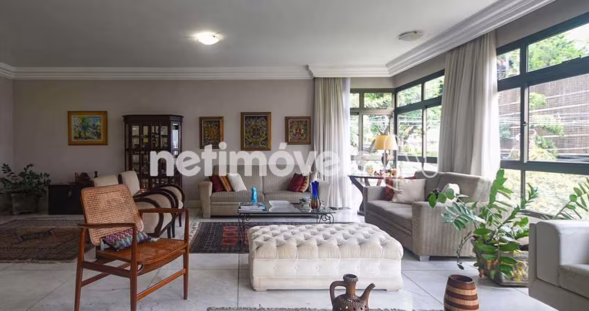 Apartamento à venda no bairro Lourdes com 240 m² e 4 quartos/dormitórios disponíveis.
