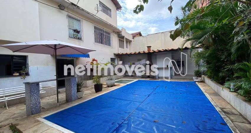 Casa residencial à venda no bairro Prado com 368 m² e 8 dormitórios/quartos disponíveis.
