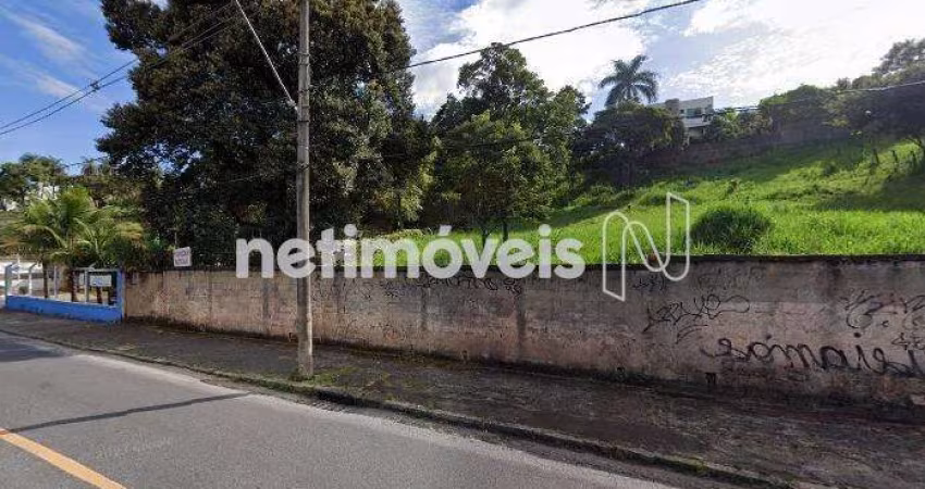 Terreno à venda no bairro Jardim Atlântico com área de 1400 m² disponível.