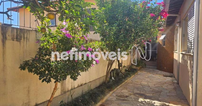 Casa residencial à venda no bairro Belvedere com 340 m² e 4 quartos/dormitórios.