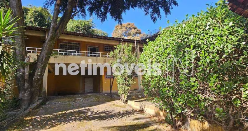 Casa residencial à venda no bairro Buritis com 3 dormitórios/quartos e 359 m².