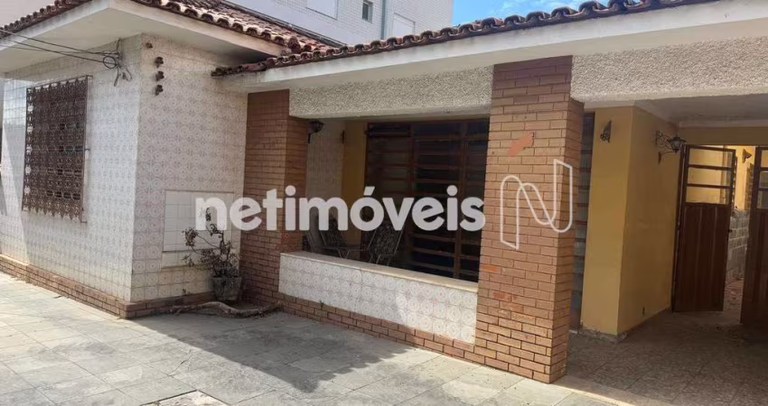 Casa residencial à venda no bairro Prado com 312 m², ideal para novos projetos.