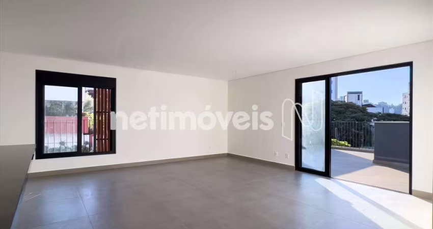 Apartamento à venda na Vila Paris com 4 dormitórios e 207 m² de área útil.