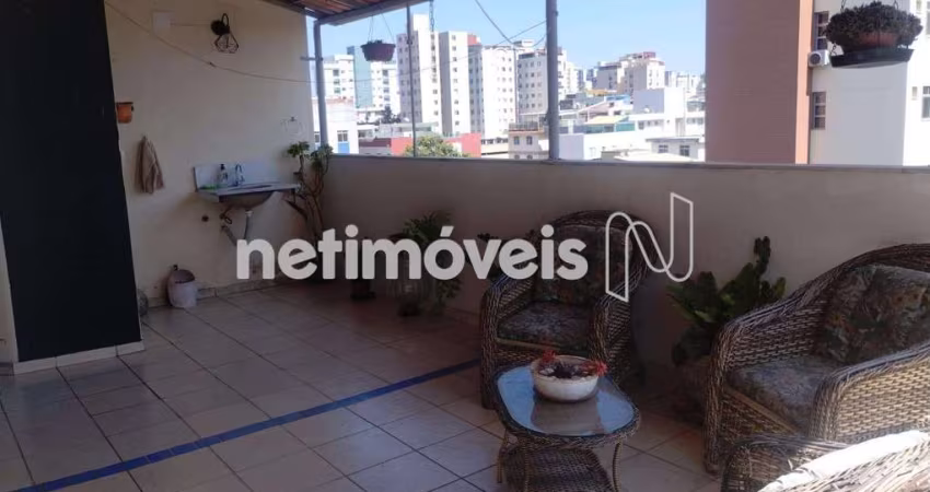 Apartamento cobertura à venda no bairro Sagrada Família com 186 m² e 3 dormitórios.