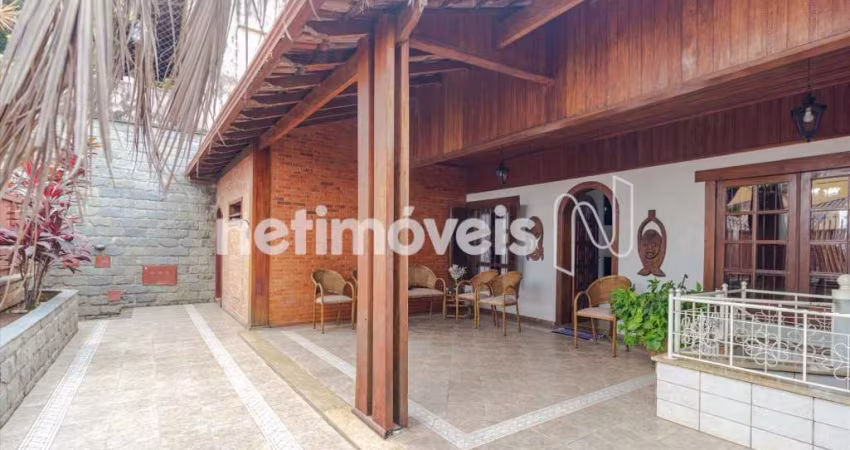 Casa residencial à venda no bairro Serra com 6 dormitórios/quartos e 308 m² de área útil