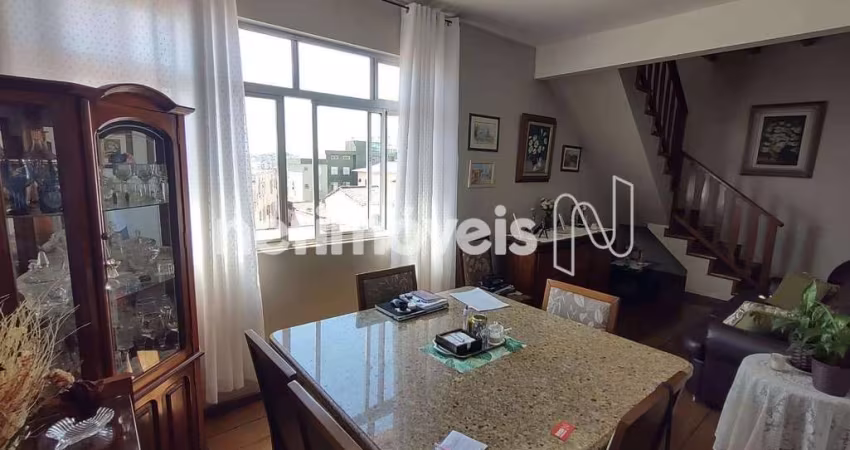 Cobertura à venda no bairro Santa Efigênia com 3 dormitórios e 124 m² úteis.