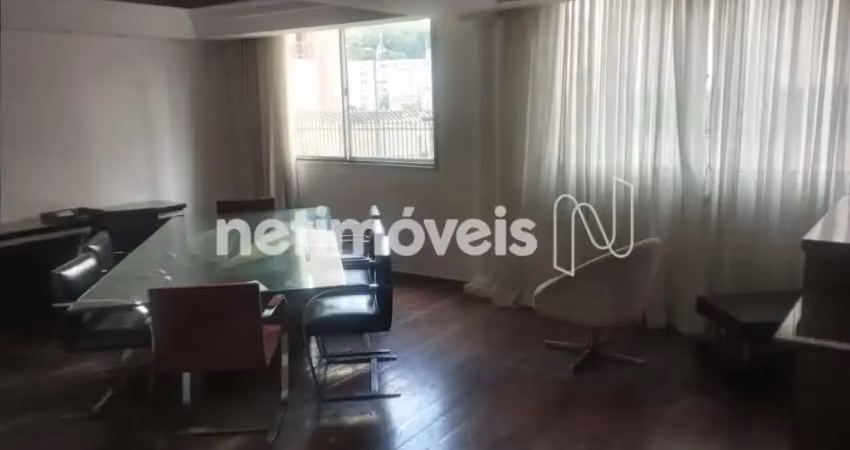 Apartamento à venda no bairro Santo Antônio com 131 m² e 4 dormitórios/quartos.