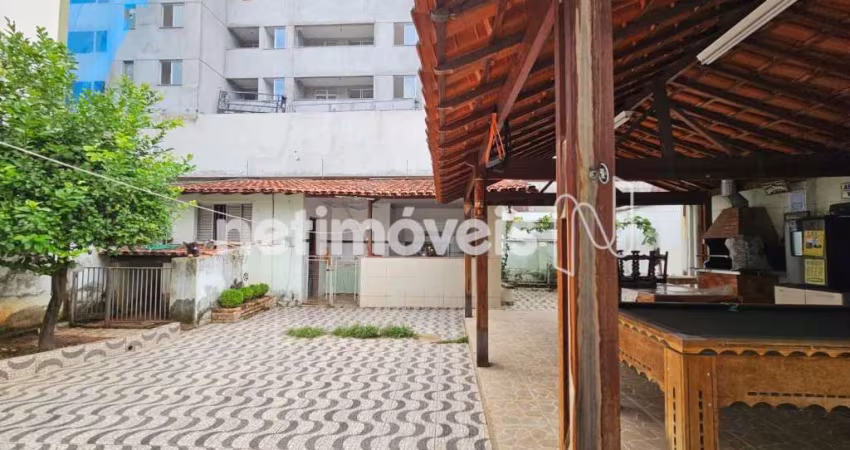 Casa residencial à venda no bairro Coração Eucarístico com 4 dormitórios e 456 m².