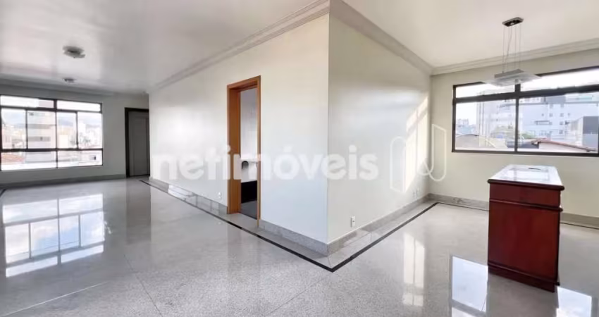 Cobertura à venda no bairro Prado com 286 m² e 3 dormitórios/quartos disponíveis
