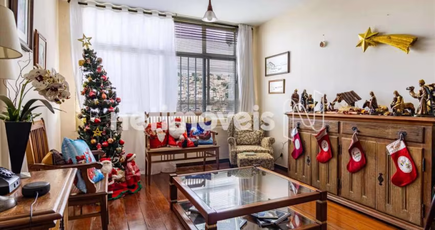 Excelente apartamento cobertura à venda no bairro Vila Paris com 340 m² e 5 dormitórios/quartos