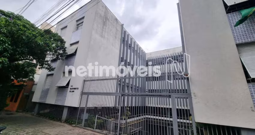 Apartamento à venda no bairro Funcionários com 4 dormitórios/quartos e 226 m².