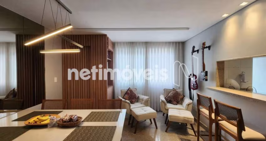 Apartamento à venda no bairro Savassi com 64 m² e 2 dormitórios/quartos disponíveis