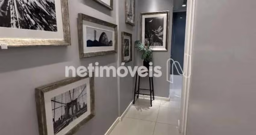 Apartamento à venda no bairro Sagrada Família com 83 m² e 3 dormitórios/quartos.