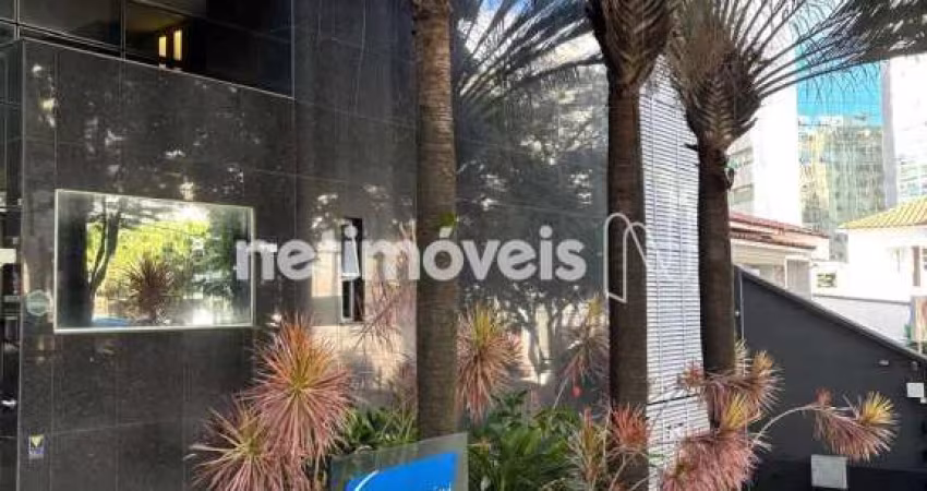 Apartamento para Alugar em Lourdes com 100m² e 3 dormitórios/quartos disponíveis