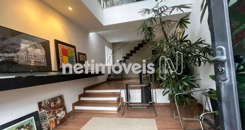 Casa residencial à venda no bairro Santa Lúcia com 205 m² e 3 dormitórios/quartos.