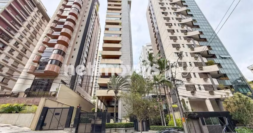 Apartamento à venda no bairro Lourdes com 265 m² e 4 dormitórios/quartos disponíveis.