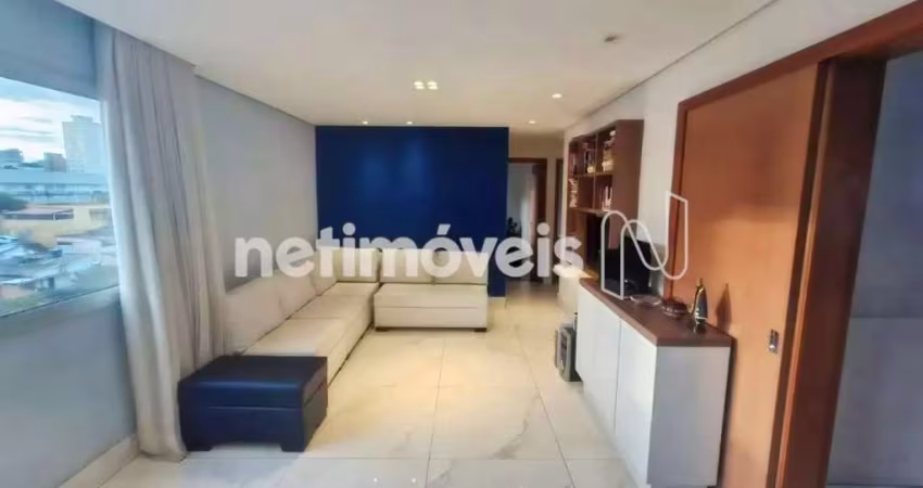 Cobertura à venda no bairro Sagrada Família com 162 m² e 3 dormitórios/quartos.
