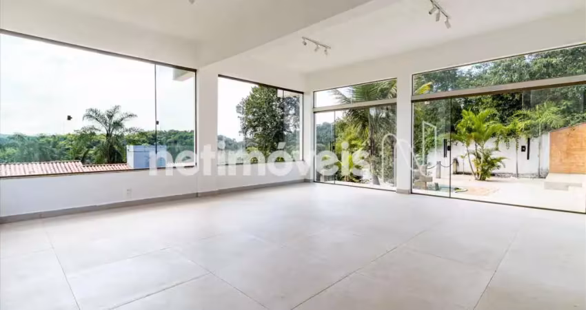Casa residencial para alugar no bairro Ouro Velho Mansões com 3 dormitórios e 430 m².