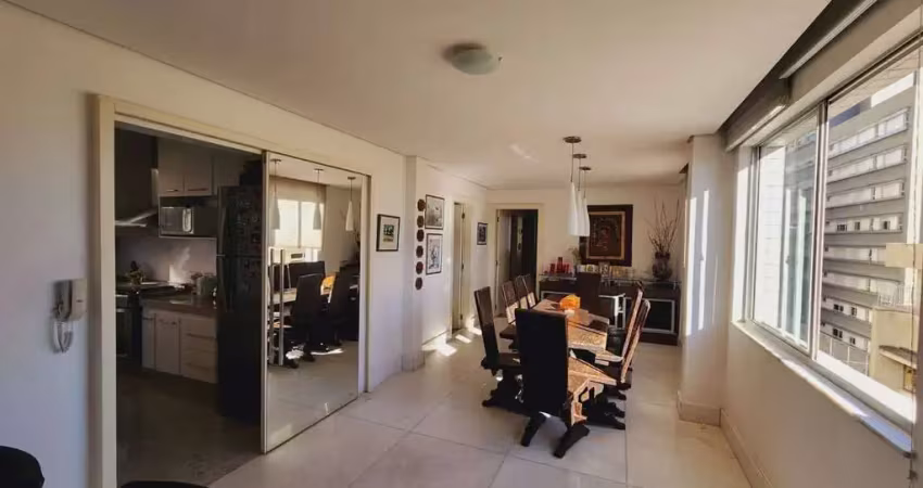 Apartamento à venda com 180 m², 4 quartos e 2 vagas