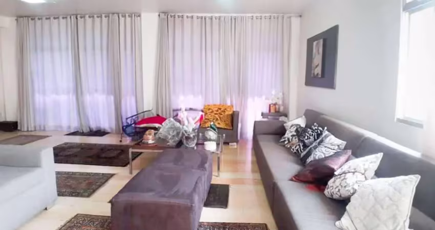 Apartamento à venda com 210 m², 4 quartos e 3 vagas