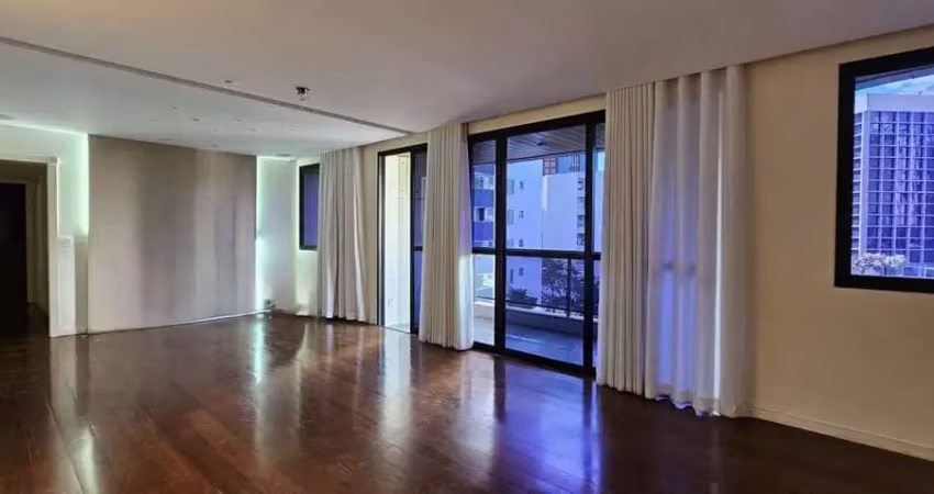 Apartamento para alugar com 150m², 4 quartos e 4 vagas