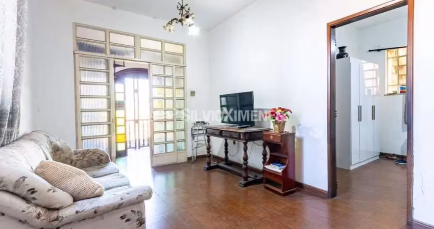 Casa para locação e venda com 470m², 4 quartos e 2 vagas