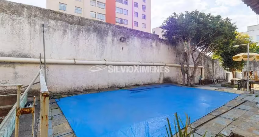 Casa com 3 quartos à venda na Rua Juiz da Costa Val, São Lucas, Belo Horizonte
