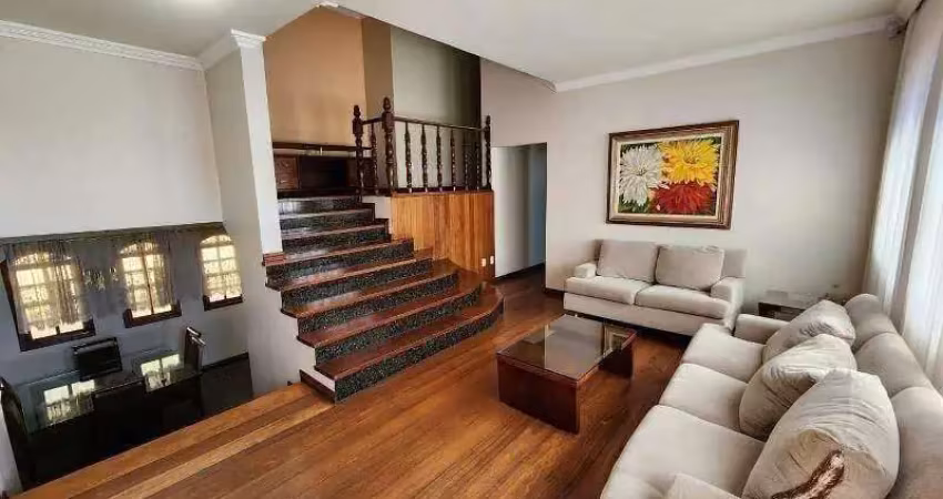 Casa para locação e venda com 360m², 5 quartos e 5 vagas