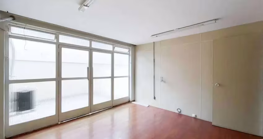 Casa comercial com 4 salas para alugar na Rua Sena Madureira, 350, Ouro Preto, Belo Horizonte