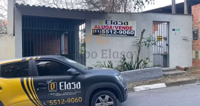 Casa à venda na Estrada das Canjaranas, 236, Valo Velho, Itapecerica da Serra