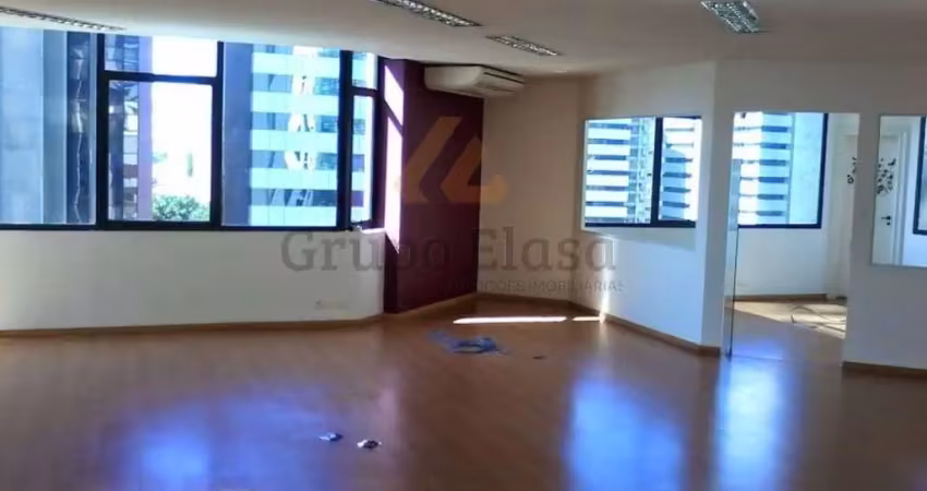 Casa comercial para alugar na Rua Geraldo Flausino Gomes, 42, Cidade Monções, São Paulo