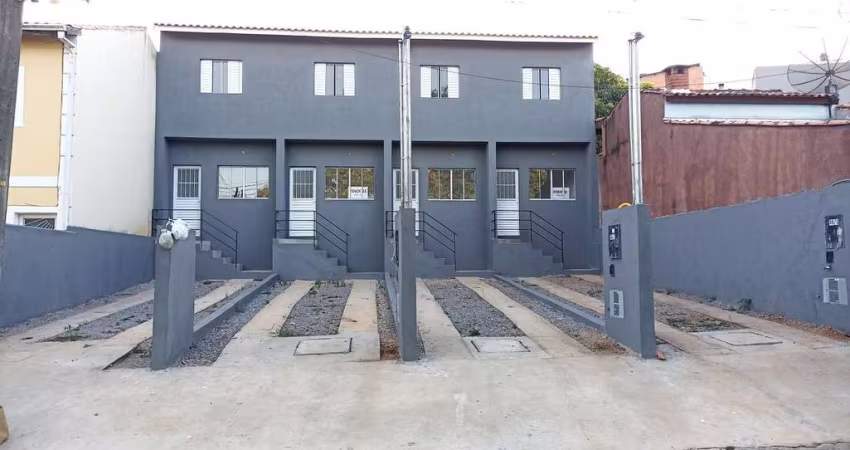 Casa para Venda em Bragança Paulista, Jardins, 2 dormitórios, 1 banheiro, 2 vagas