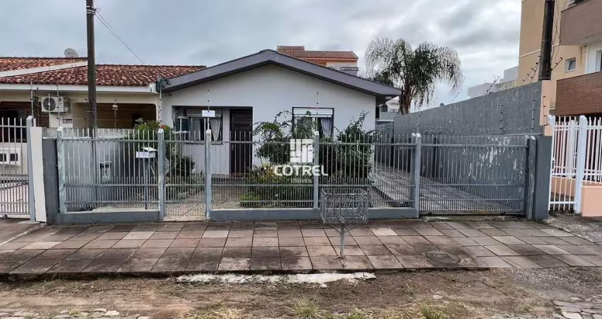 Casa 3 dormitórios  com piscina à venda no  bairro Camobi, Santa Maria-RS