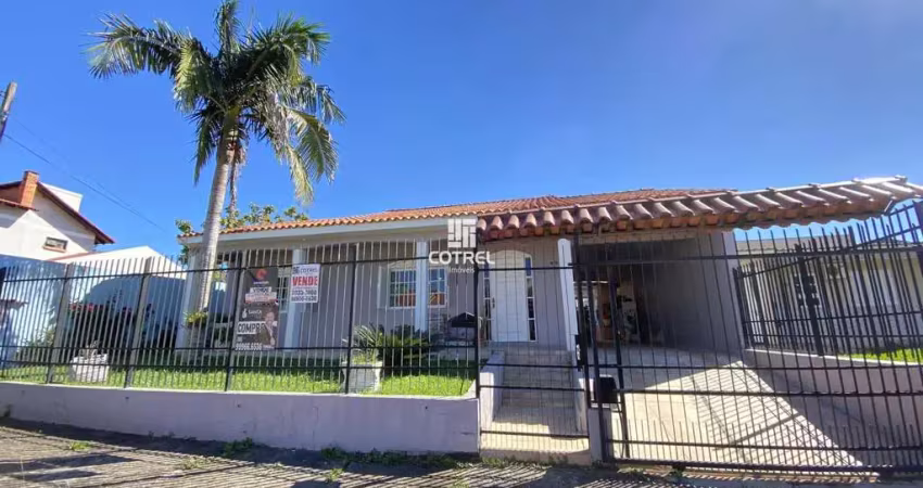 Casa para venda com 3 dormitórios 1 sendo suíte, piscina, 2 vagas de garagem sit