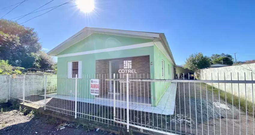 Casa para locação com 2 dormitórios, 1 vaga de garagem situada no Bairro Pé de P